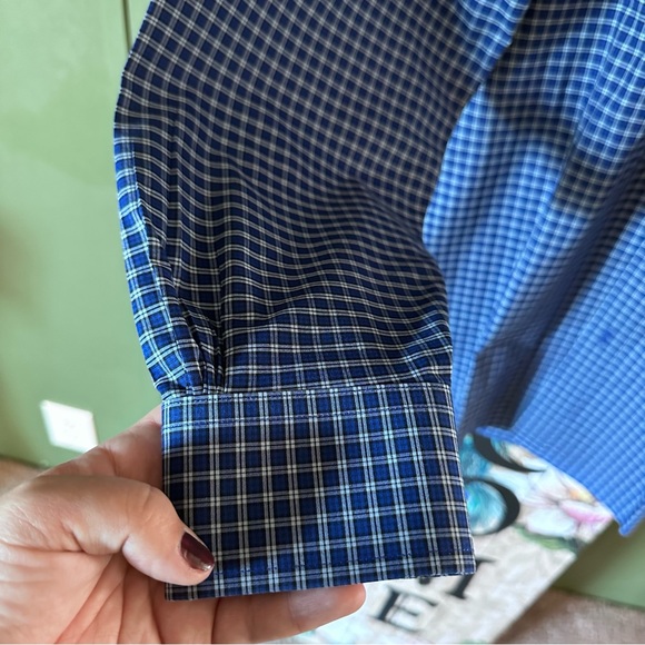 ๐๏ธ Blue and White Regent Fit 15-32 Button Down Dress Shirt - Picture 4 of 6